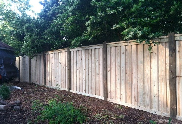 Solid 6 foot wood privacy fence in Smithfield.